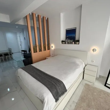 Modern 1-bedroom In The Center Apartmán *