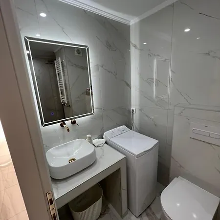 Modern 1-bedroom In The Center Selanik